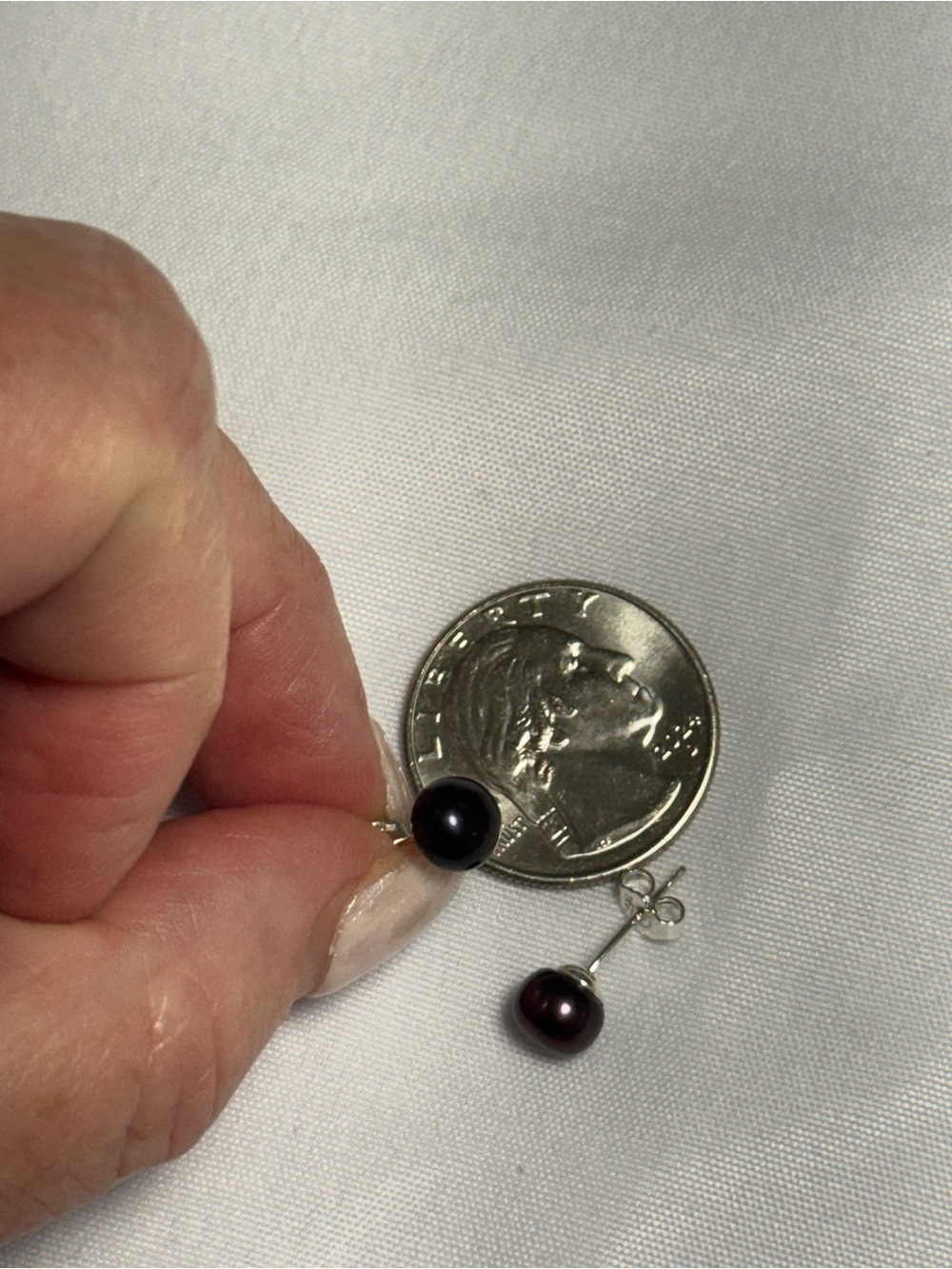 Amethyst colored Stud Earrings - Picture 5 of 5